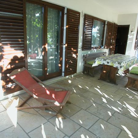 Diana'S Place Пула Екстериор снимка