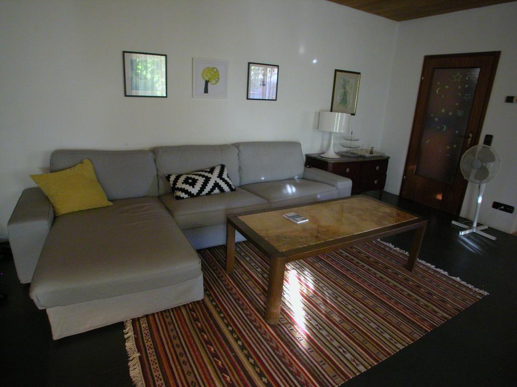 Diana'S Place Пула Екстериор снимка