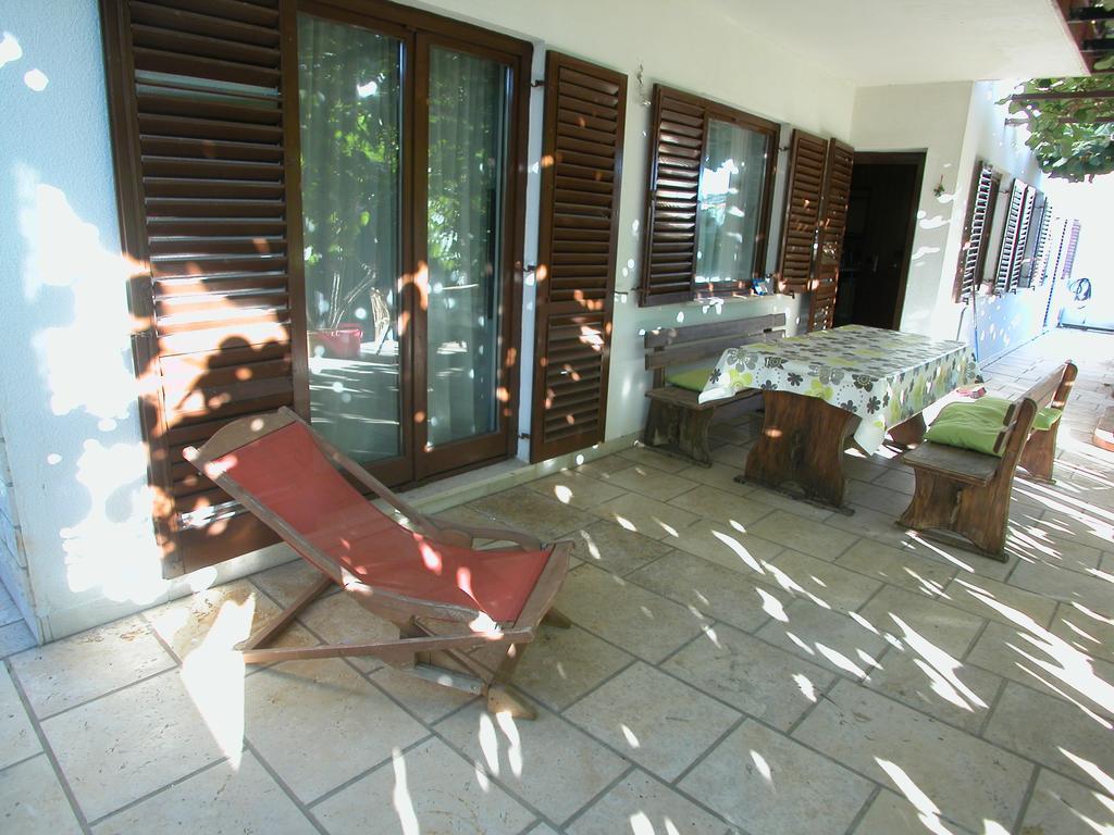 Diana'S Place Пула Екстериор снимка