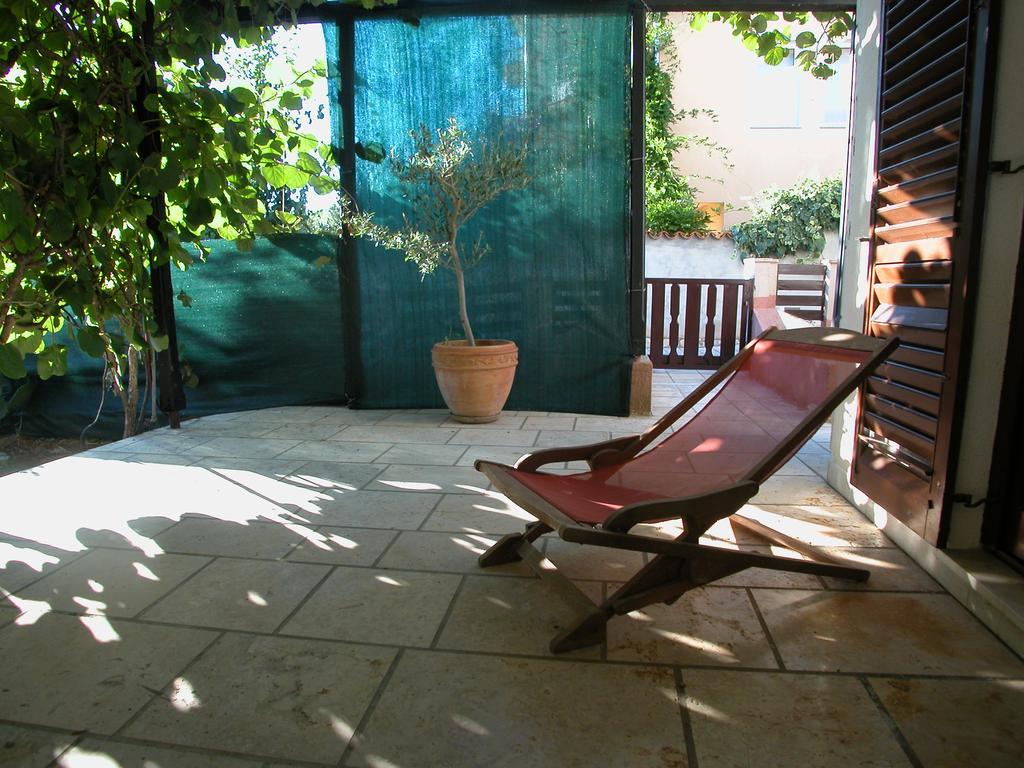 Diana'S Place Пула Екстериор снимка